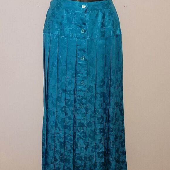COPY - Vintage Nordstrom point of view pleated silk skirt set - Picture 6 of 14